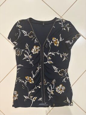 Women's Black Floral V-Neck Short Sleeve Top